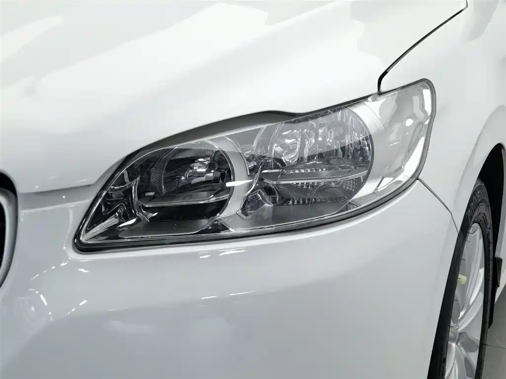 Peugeot 301 2016