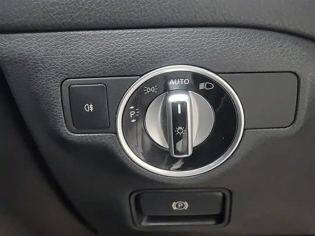 Mercedes-Benz CLA 2016 — фото 21