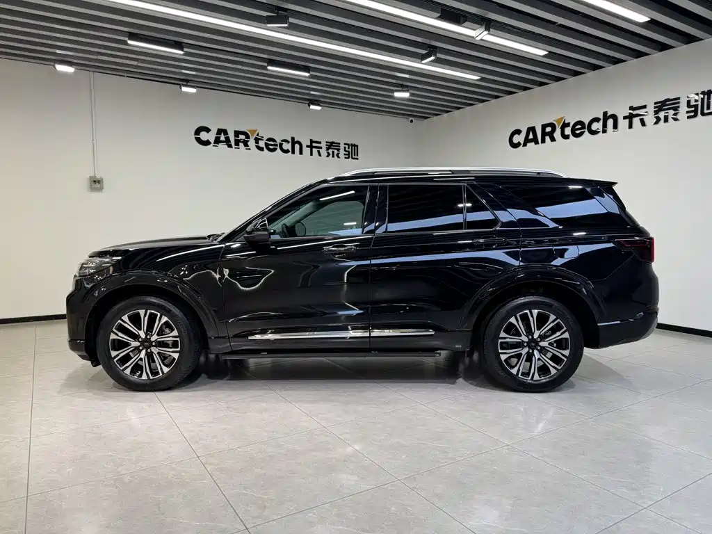 Ford Explorer 2025 — фото 12