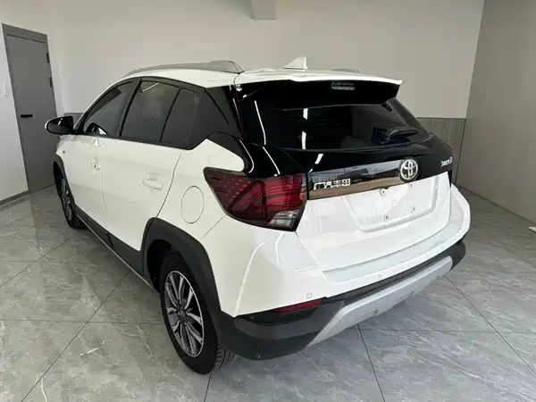 Toyota Yaris L 2022