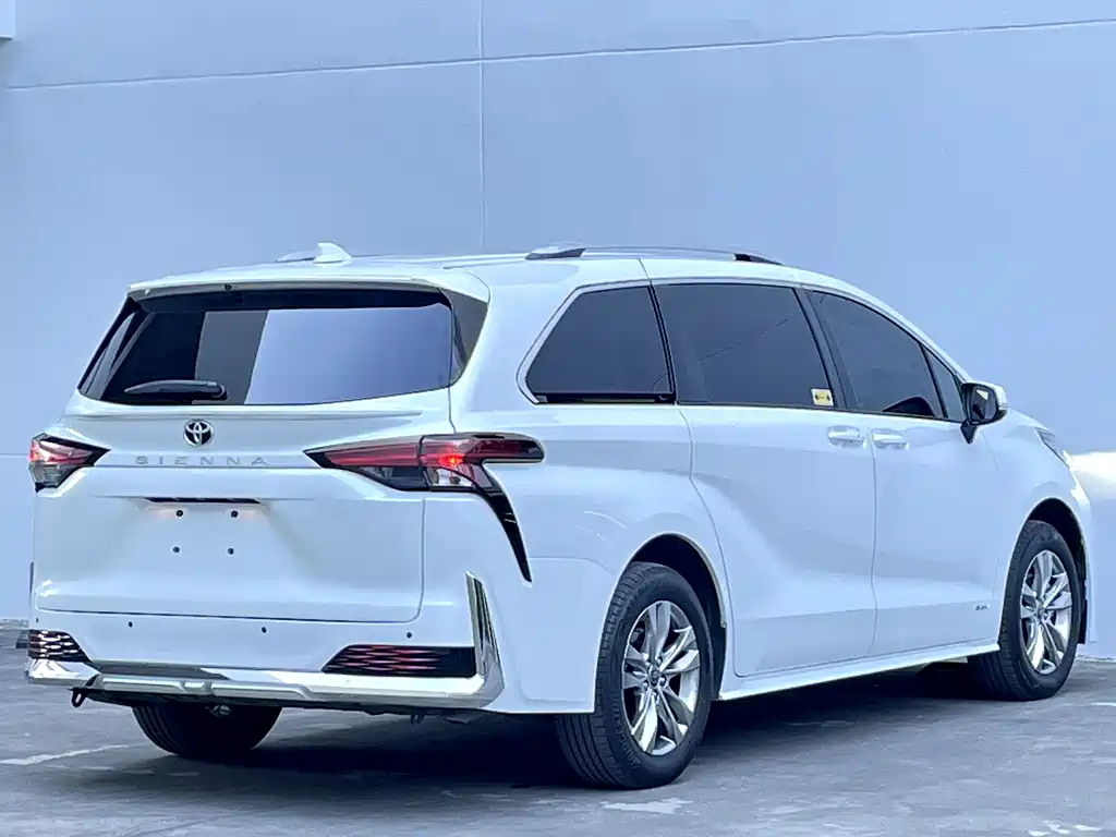 Toyota Sienna 2024 — фото 39