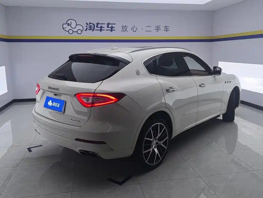 Maserati Levante 2017 — фото 3