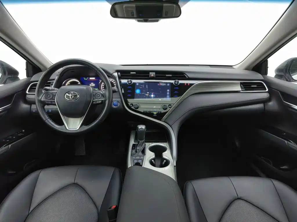 Toyota Camry 2020 — фото 5