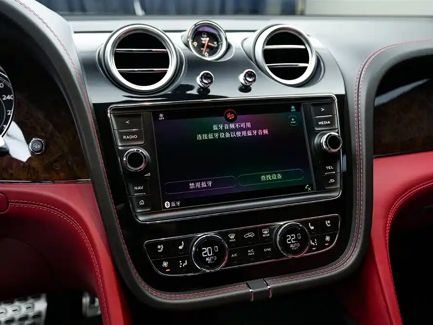 Bentley Bentayga 2016 — фото 11