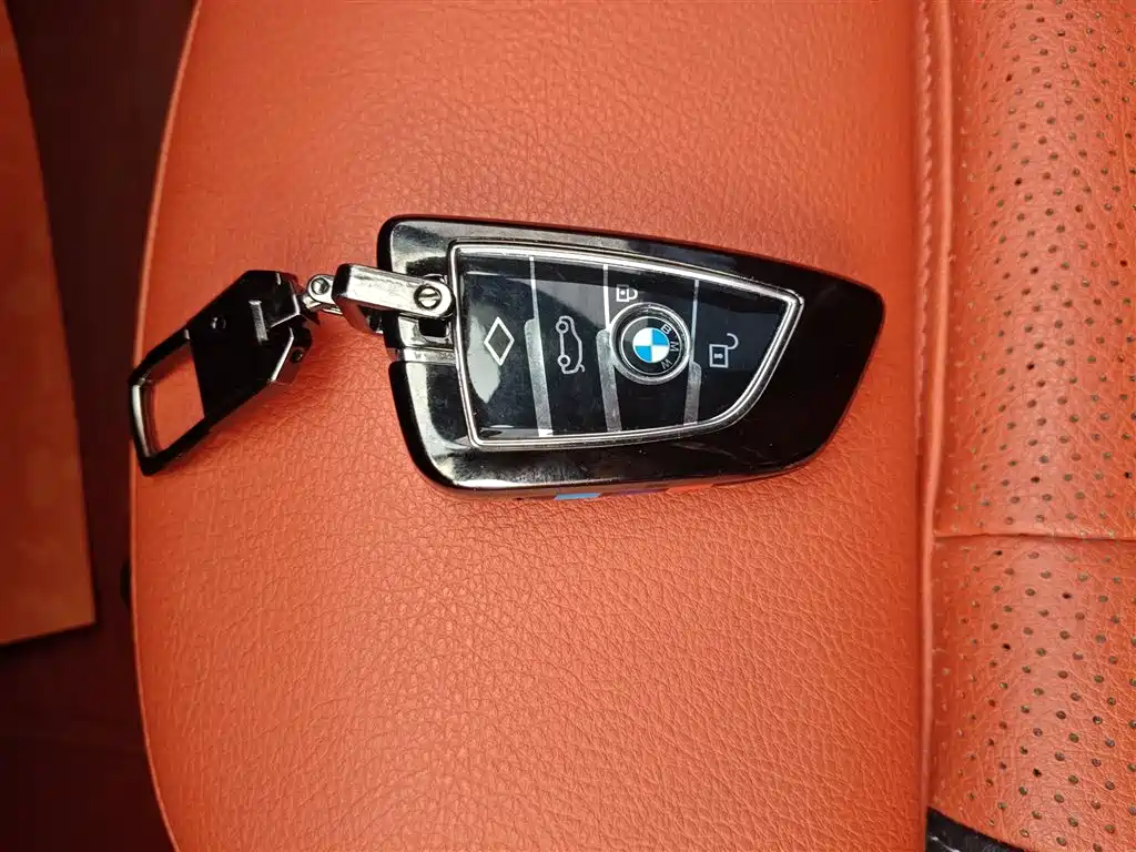 BMW 1 Series 2023 — фото 9