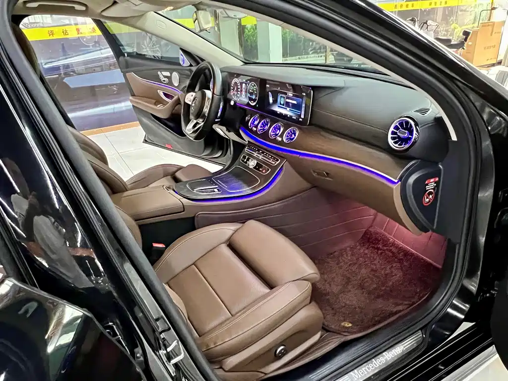 Mercedes-Benz E-Class 2019 — фото 15