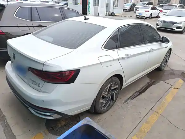Volkswagen Sagitar 2023
