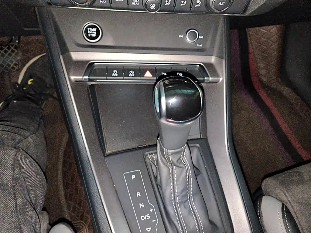 Audi Q3 2023 — фото 10