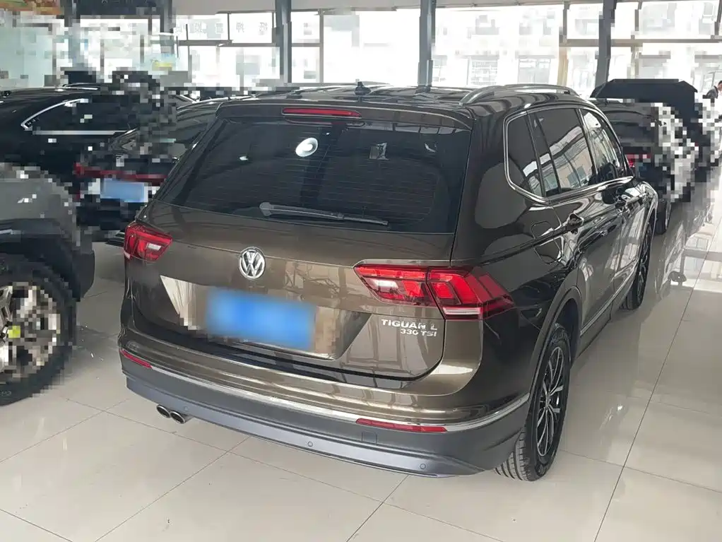 Volkswagen Tiguan L 2018 — фото 8