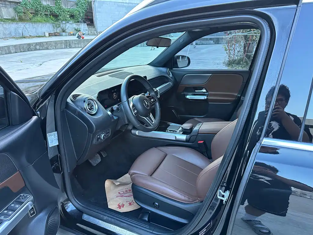 Mercedes-Benz GLB 2023