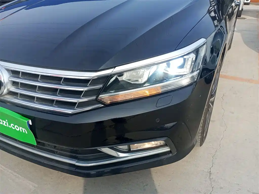 Volkswagen Passat 2017 — фото 24