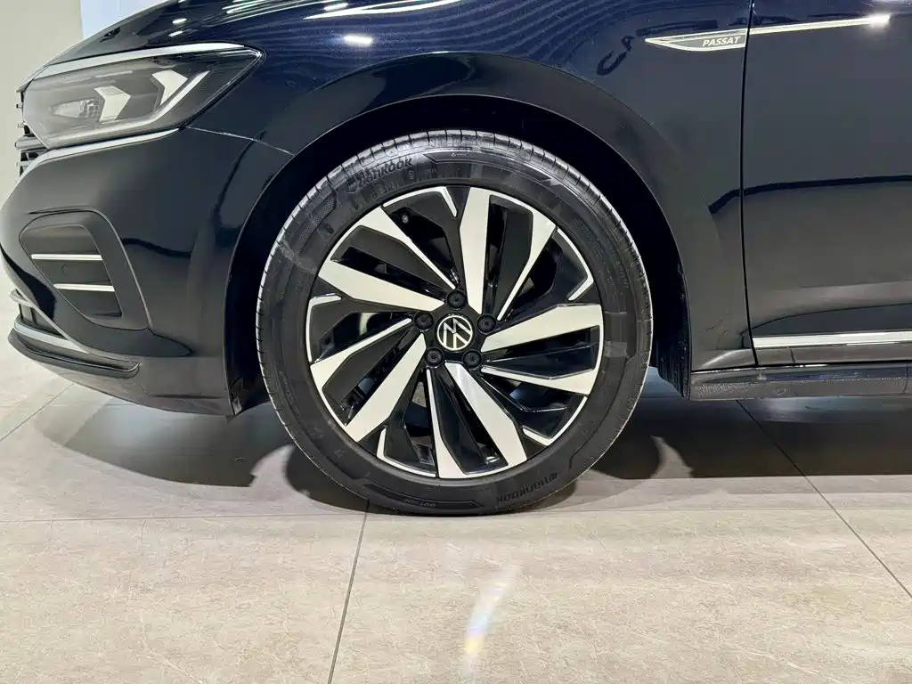 Volkswagen Passat 2025 — фото 10
