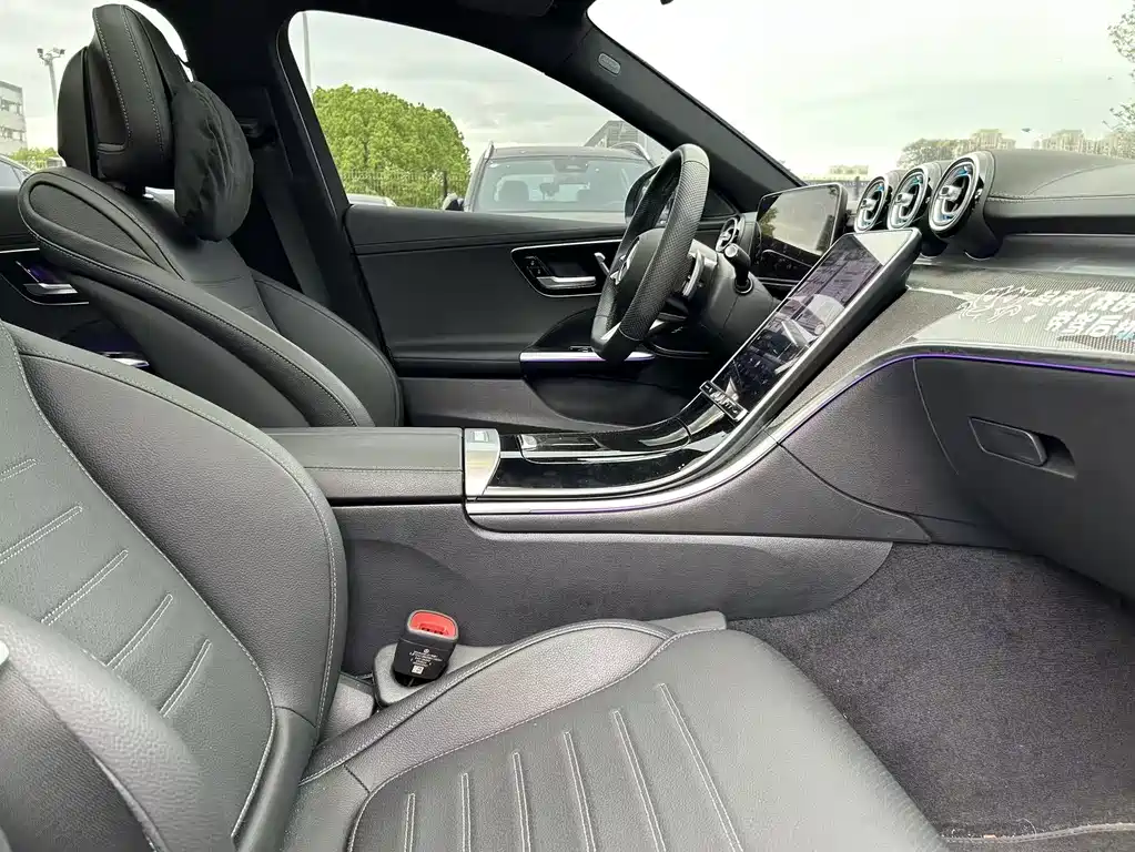 Mercedes-Benz C-Class 2024 — фото 15