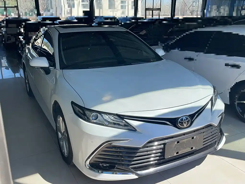 Toyota Camry 2022 — фото 12