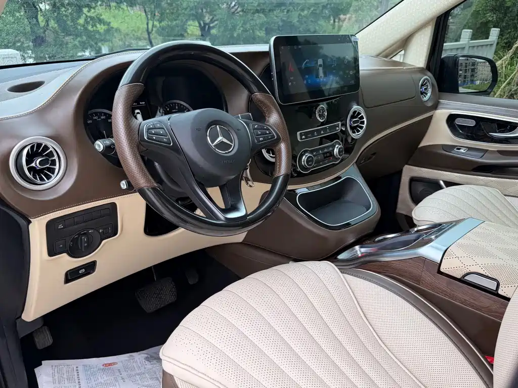 Mercedes-Benz Vito 2023 — фото 16