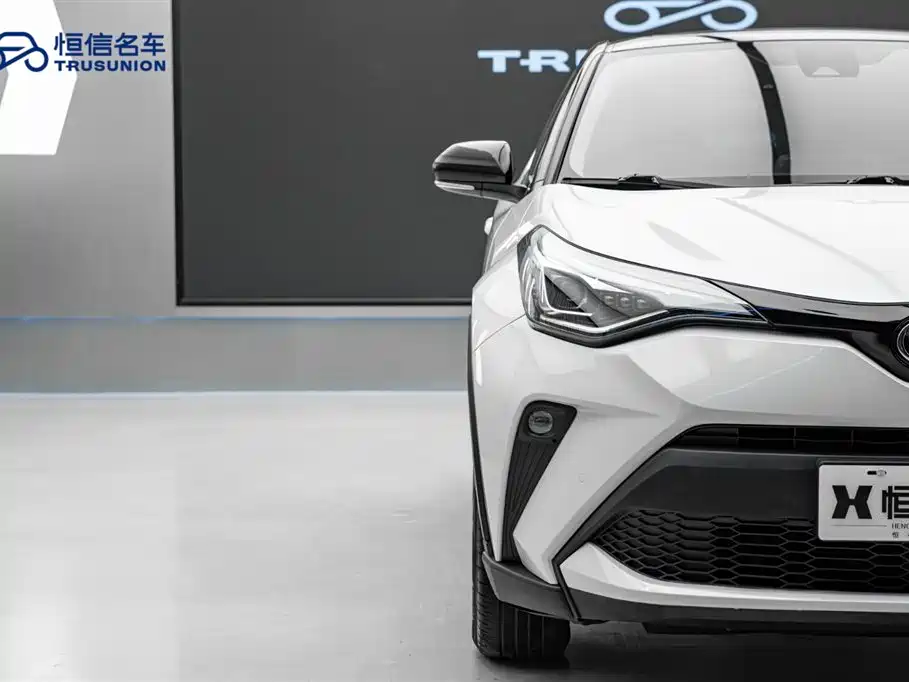 Toyota C-HR 2022 — фото 8