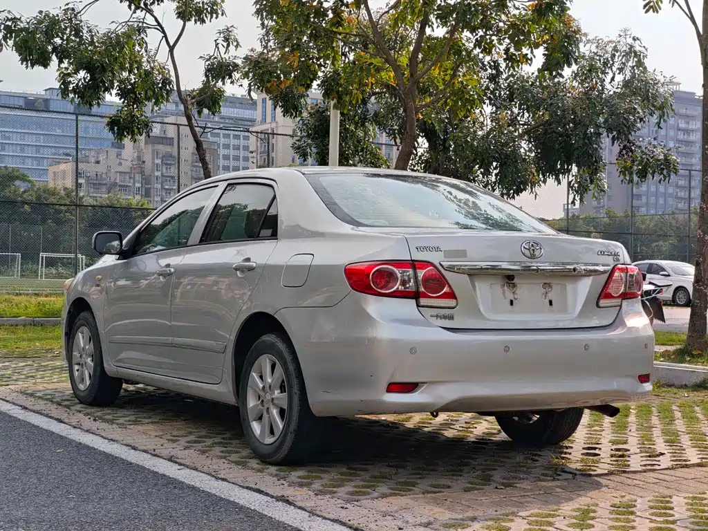 Toyota Corolla 2014 — фото 8
