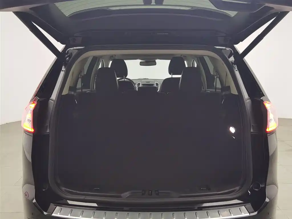 Ford Edge 2019 — фото 16
