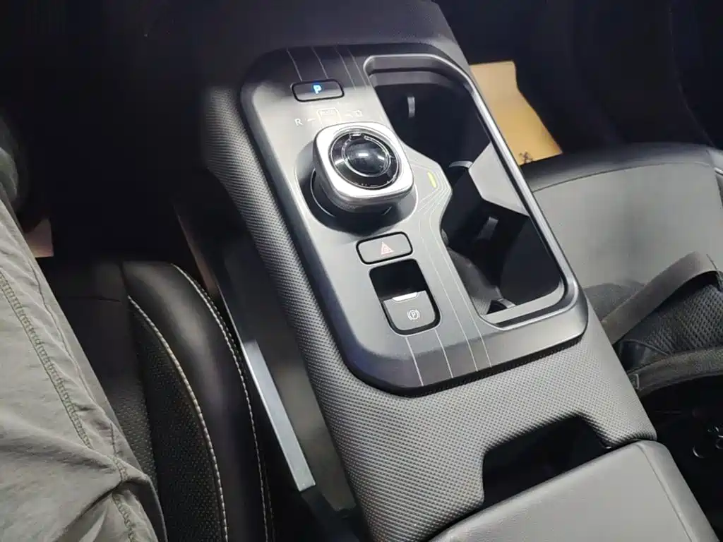 Toyota bZ5 2025 — фото 14