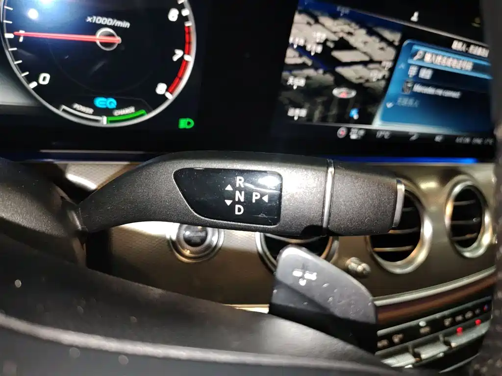 Mercedes-Benz E-Class 2019 — фото 10