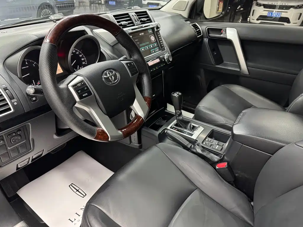 Toyota Prado 2016 — фото 10
