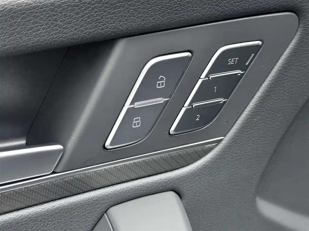 Audi Q5L 2024 — фото 43