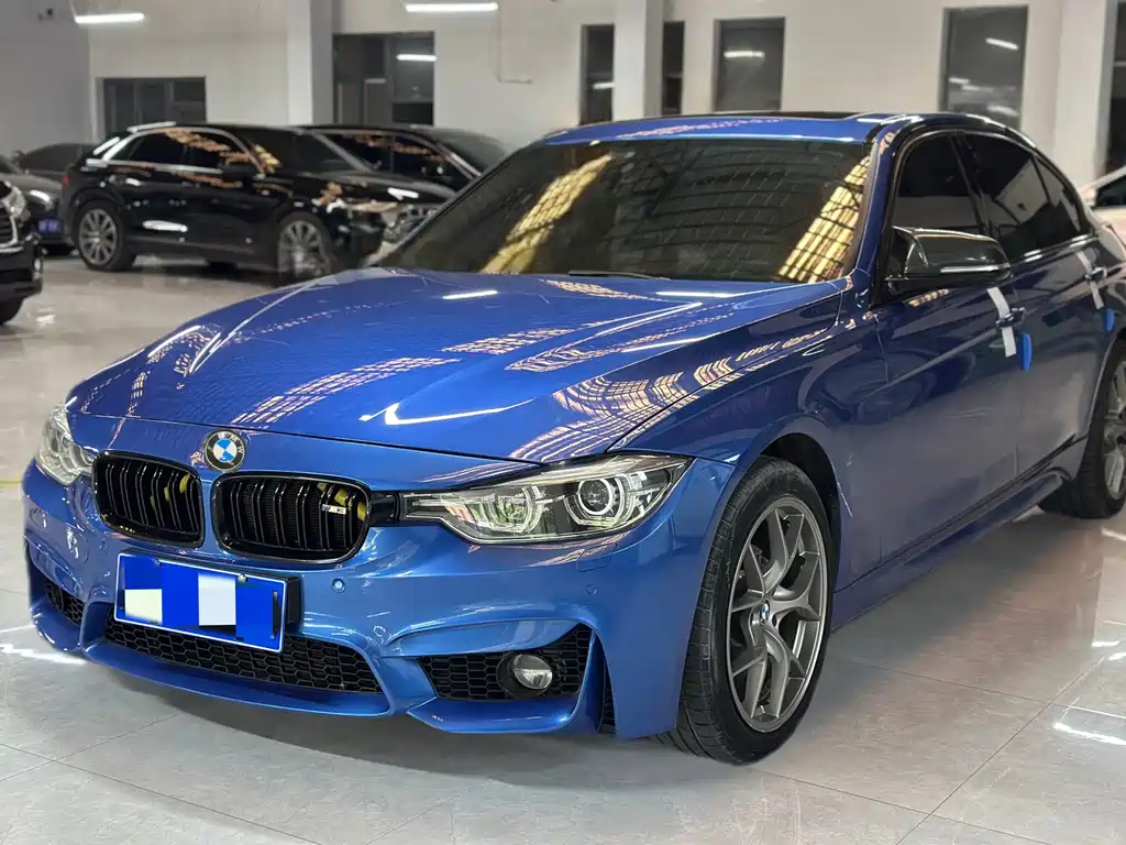 BMW 3 Series 2018 — фото 1