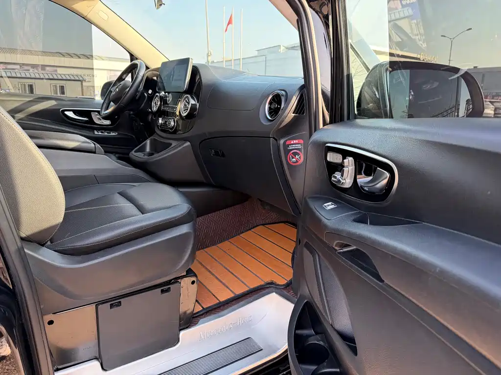 Mercedes-Benz Vito 2023 — фото 24