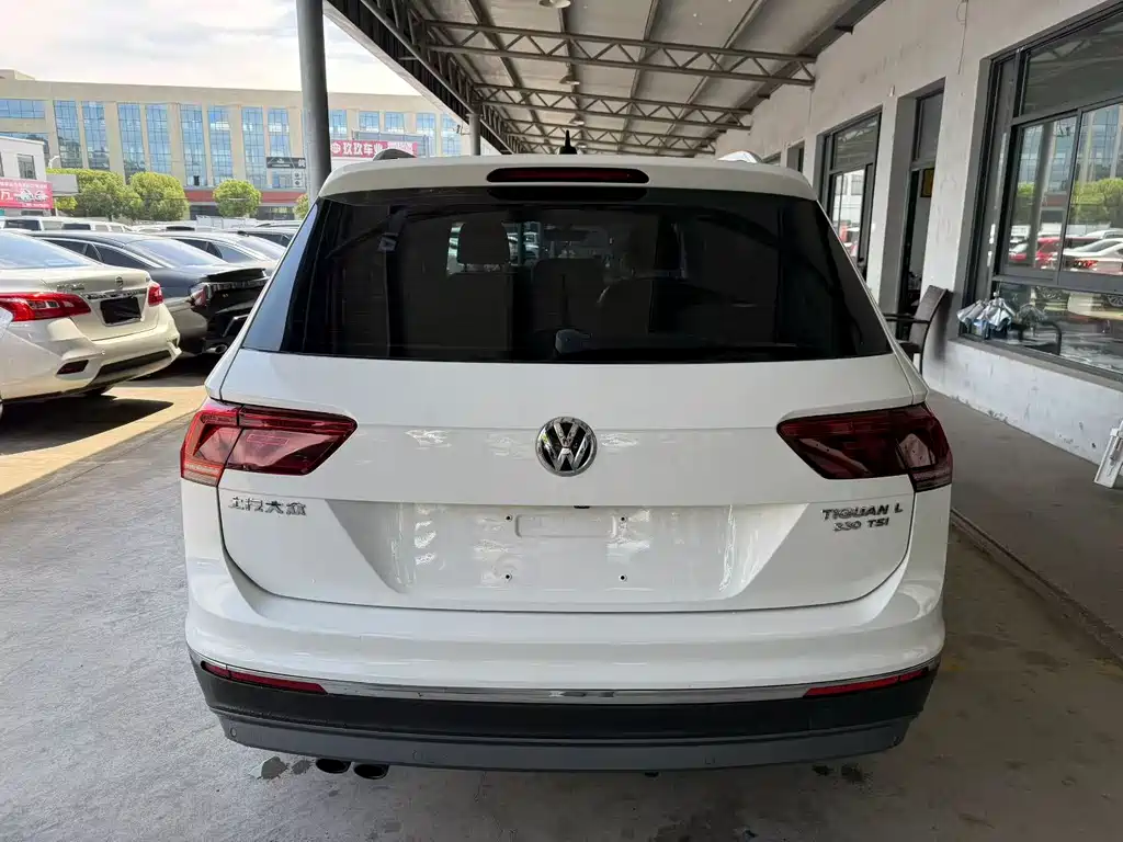 Volkswagen Tiguan L 2017 — фото 8