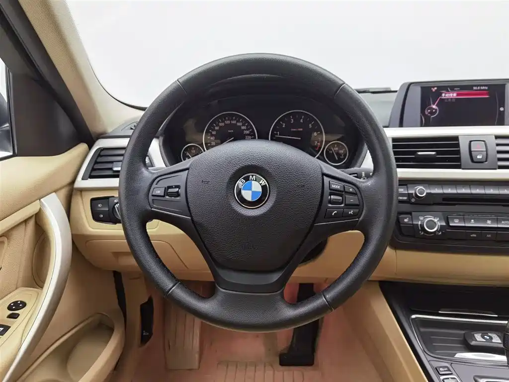 BMW 3 Series 2015 — фото 11