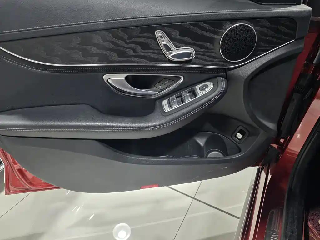 Mercedes-Benz C-Class 2018 — фото 9