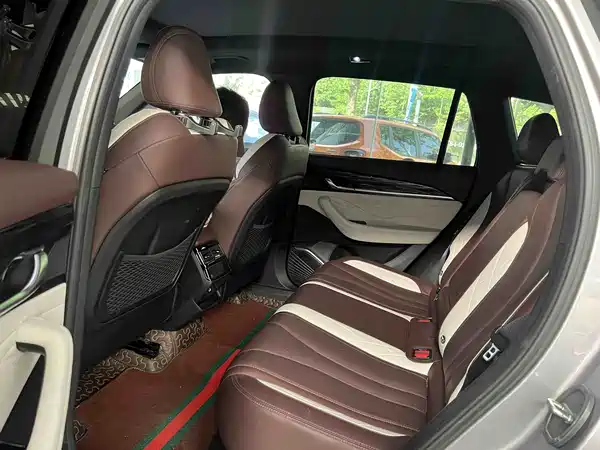 Geely Xingyue L 2021