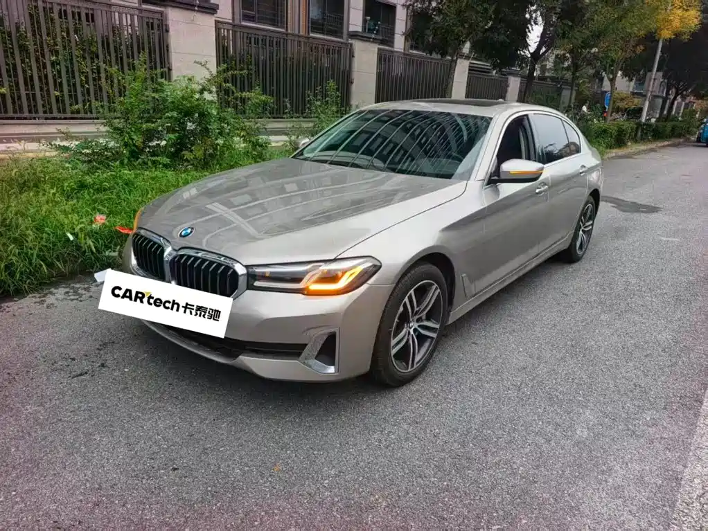 BMW 5 Series 2021 — фото 1