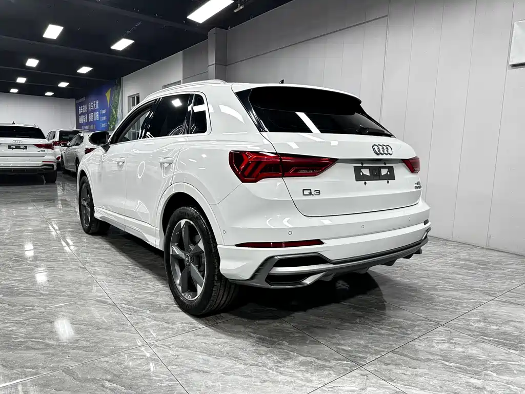 Audi Q3 2023 — фото 4