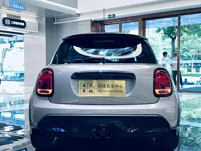MINI MINI 2023