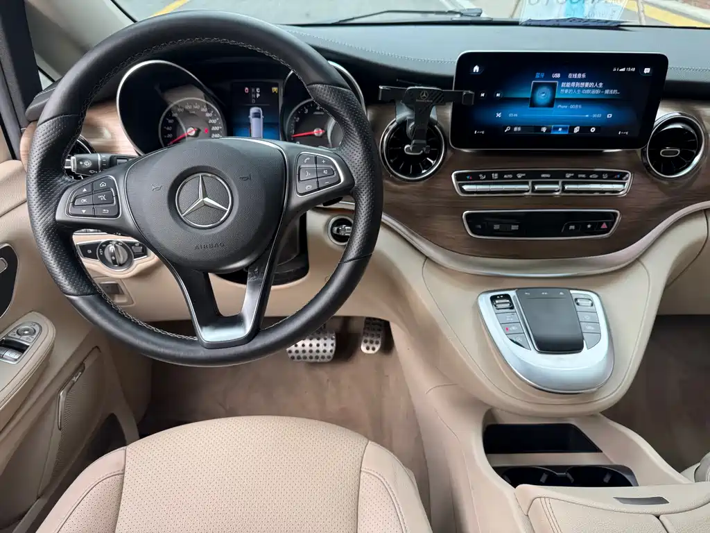 Mercedes-Benz V-Class 2021 — фото 12