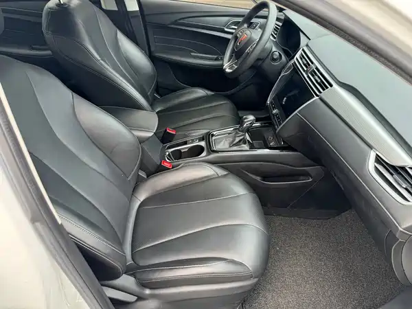 Roewe i5 2020