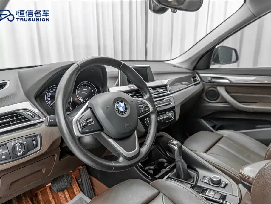 BMW X1 2019 — фото 12