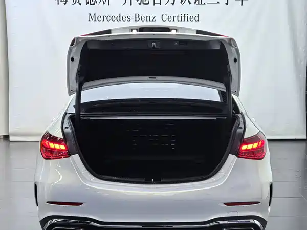 Mercedes-Benz C-Class 2024
