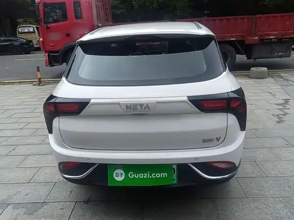 Neta V 2022