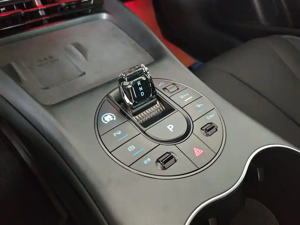 BYD Seal 2025 — фото 14