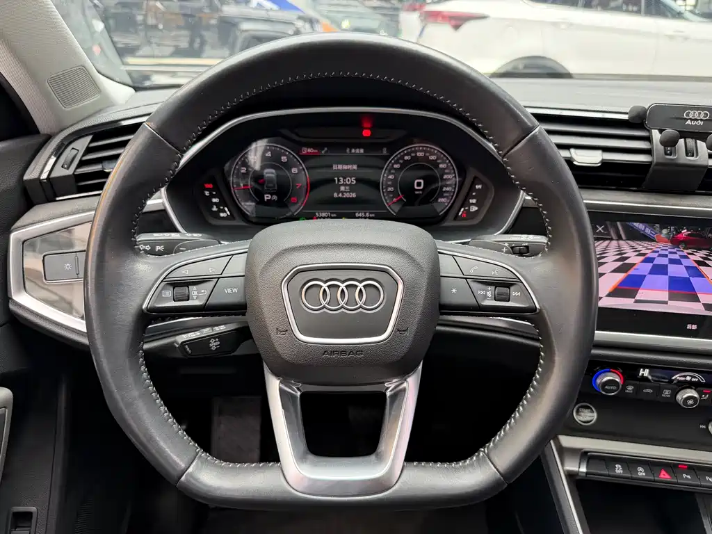 Audi Q3 2022 — фото 11