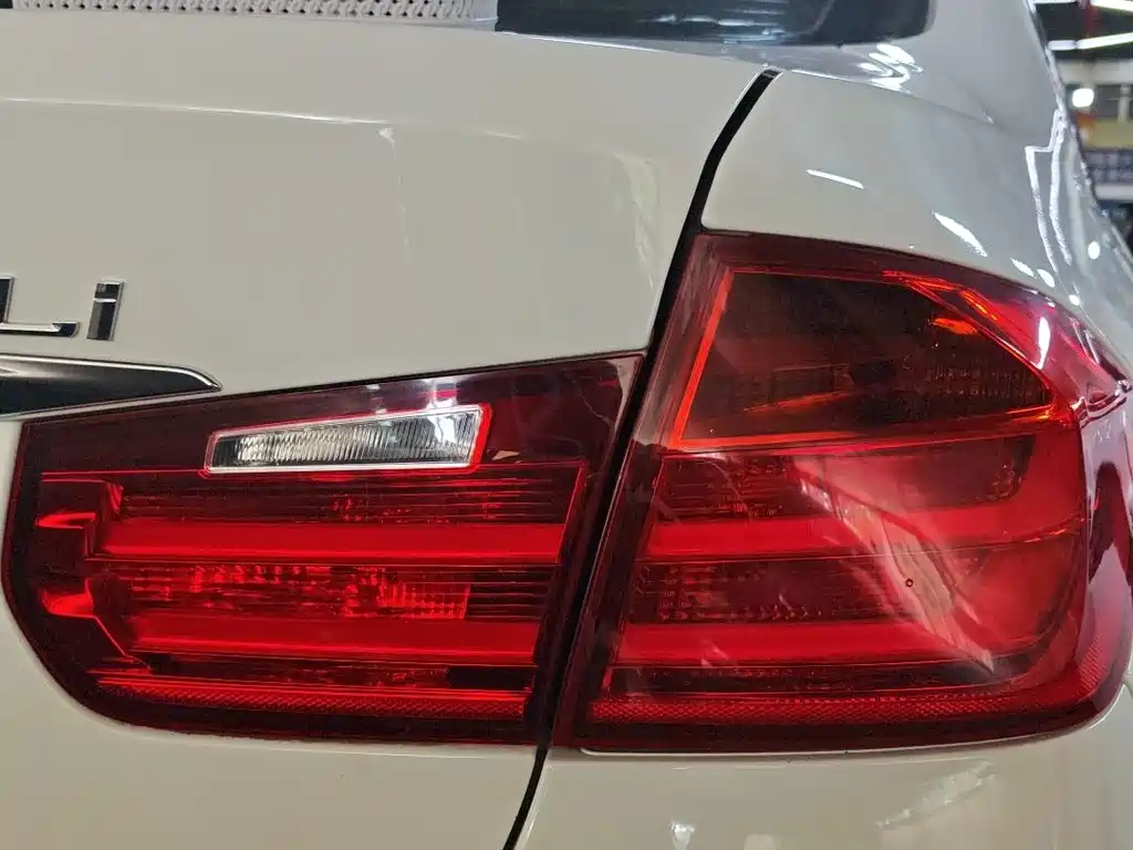BMW 3 Series 2015 — фото 15