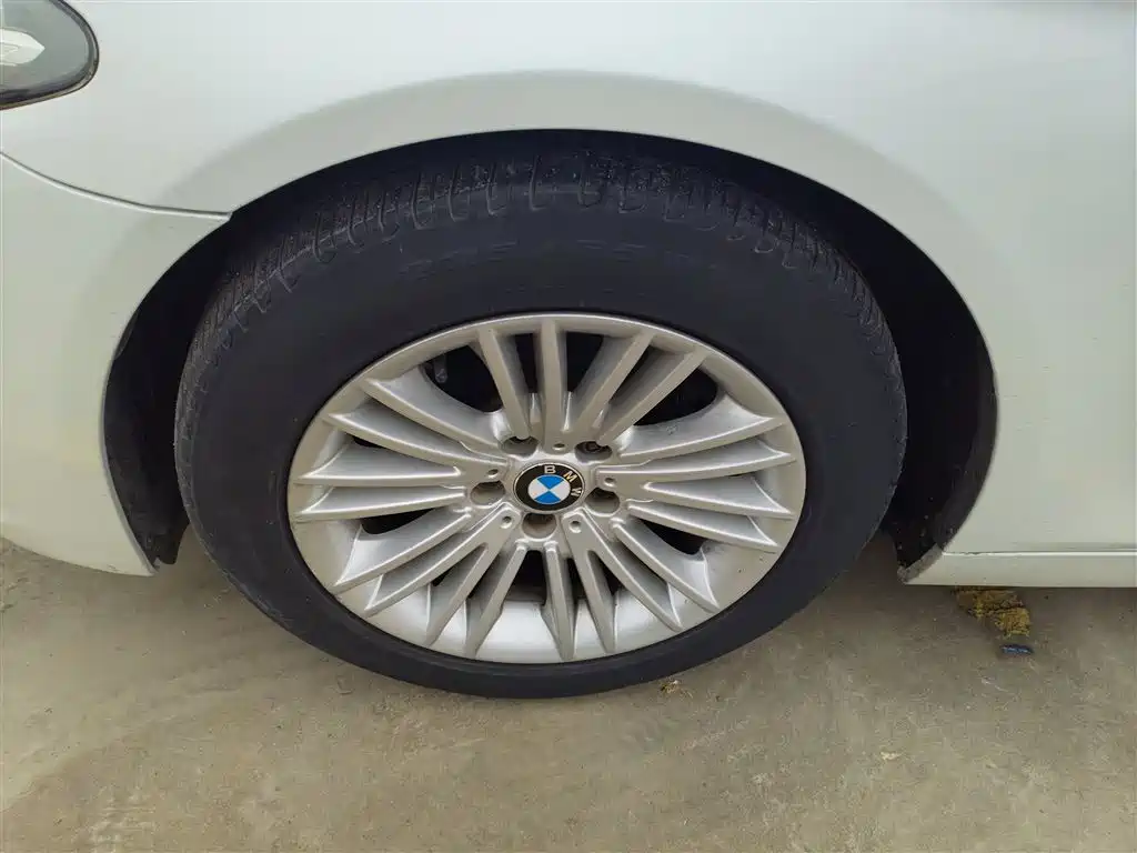 BMW 5 Series 2015 — фото 23