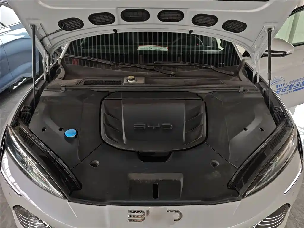 BYD Seal 2025 — фото 20