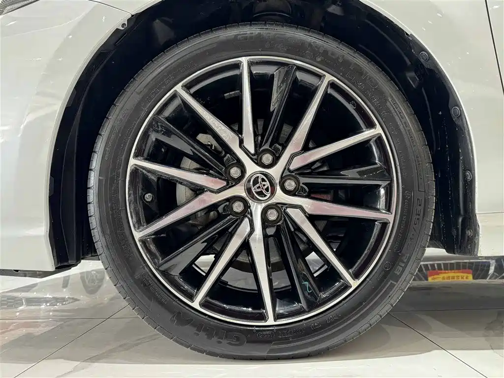 Toyota Camry 2022 — фото 16