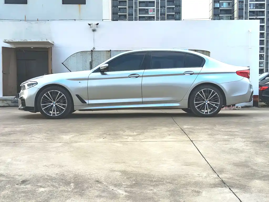 BMW 5 Series 2020 — фото 20