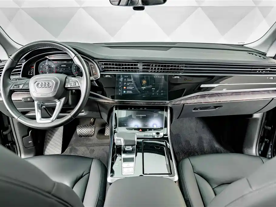 Audi Q8 2021 — фото 13