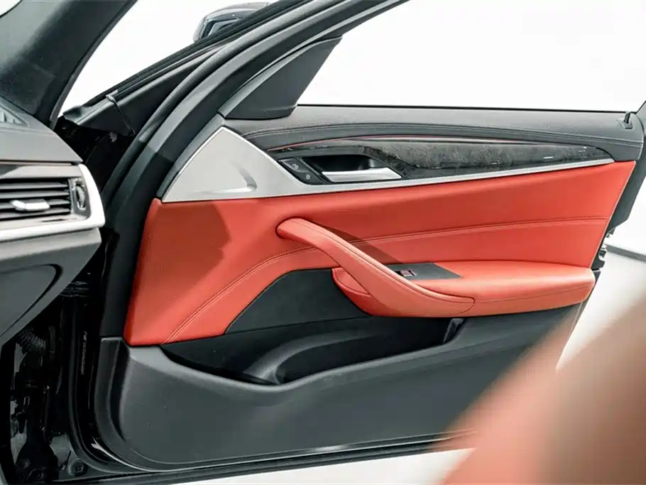 BMW 5 Series 2020 — фото 15