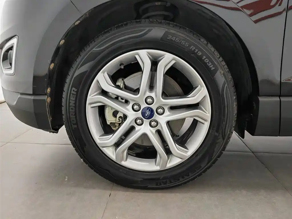 Ford Edge 2019 — фото 17